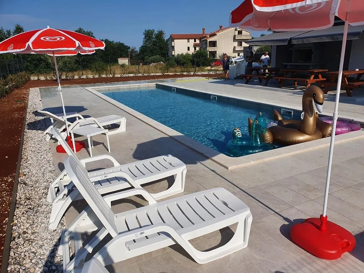 House Lucija Family Apartments For Max 6 Persons With Pool In Poreč Pensionat