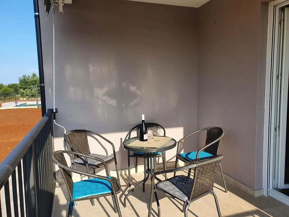 Pensionat House Lucija Family Apartments For Max 6 Persons With Pool In Poreč