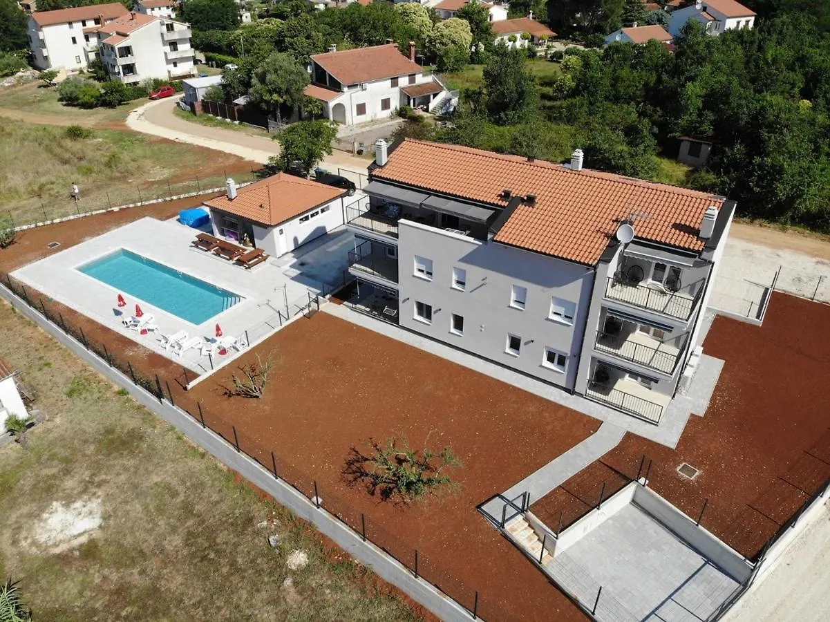 House Lucija Family Apartments For Max 6 Persons With Pool In Poreč Kroatien