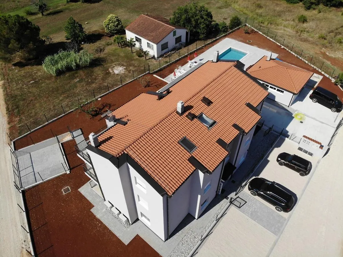 Pensionat House Lucija Family Apartments For Max 6 Persons With Pool In Poreč Kroatien