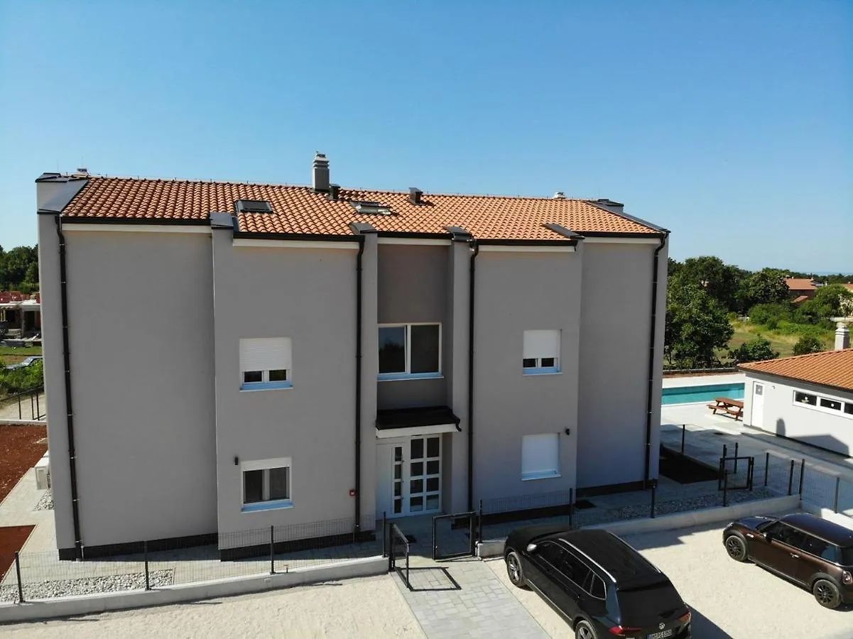 Pensionat House Lucija Family Apartments For Max 6 Persons With Pool In Poreč