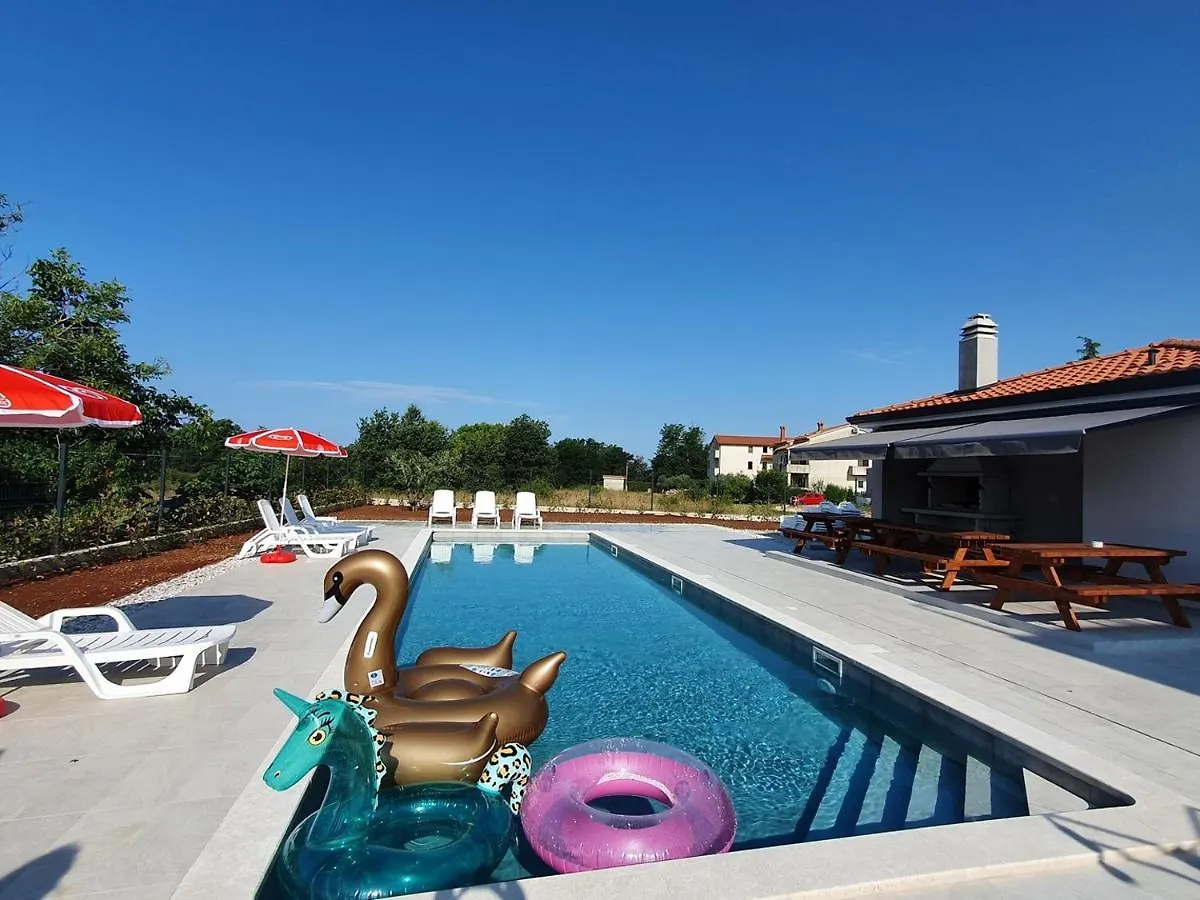 Pensionat House Lucija Family Apartments For Max 6 Persons With Pool In Poreč Kroatien