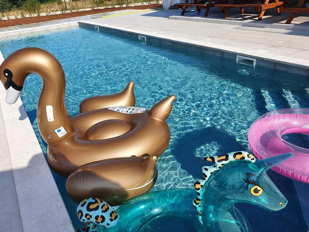 House Lucija Family Apartments For Max 6 Persons With Pool In Poreč Pensionat