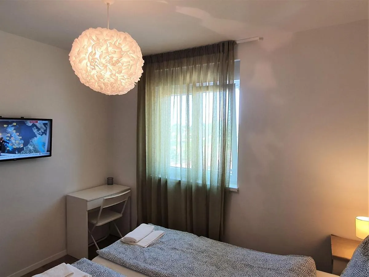 Pensionat House Lucija Family Apartments For Max 6 Persons With Pool In Poreč