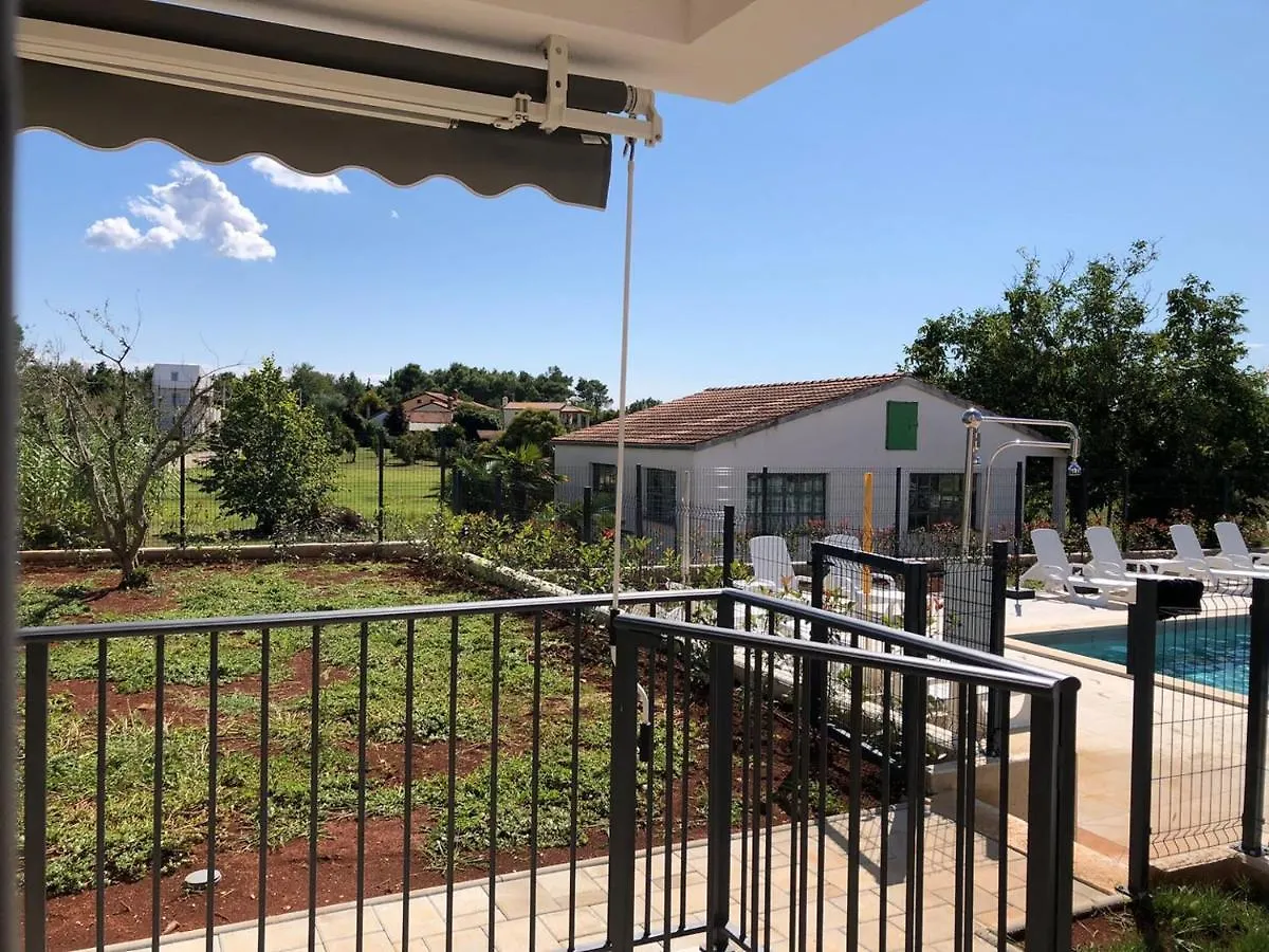 Pensionat House Lucija Family Apartments For Max 6 Persons With Pool In Poreč Kroatien