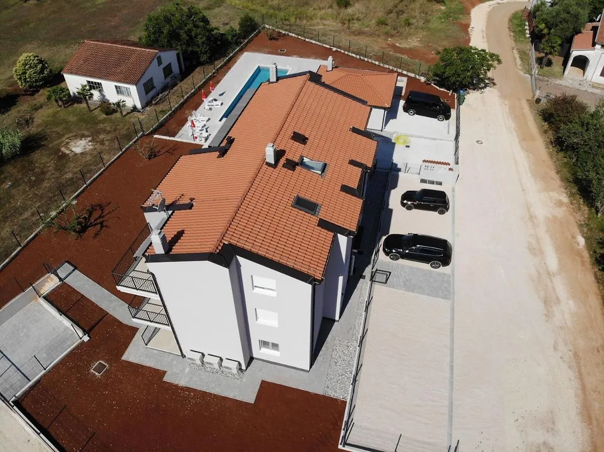 Penzion House Lucija Family Apartments For Max 6 Persons With Pool In Poreč