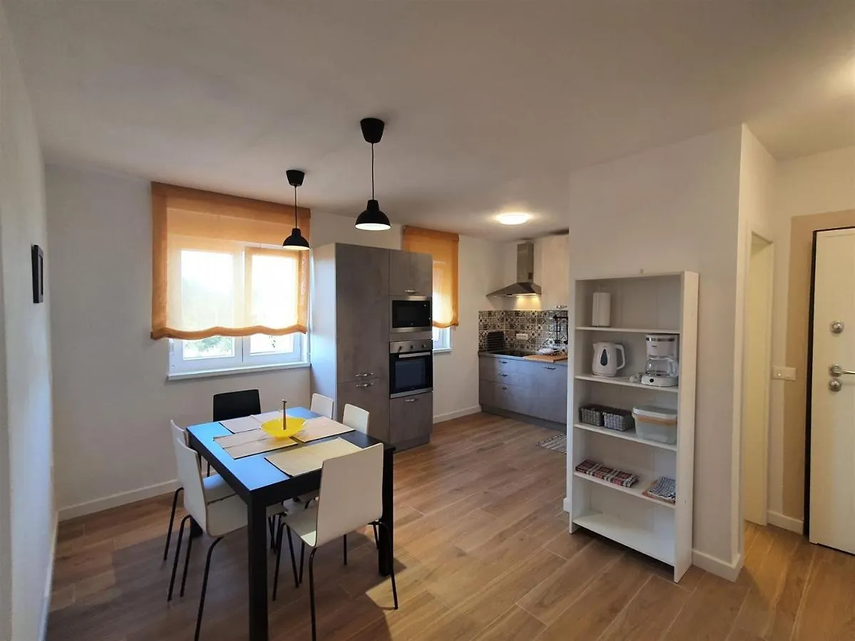 House Lucija Family Apartments For Max 6 Persons With Pool In Poreč