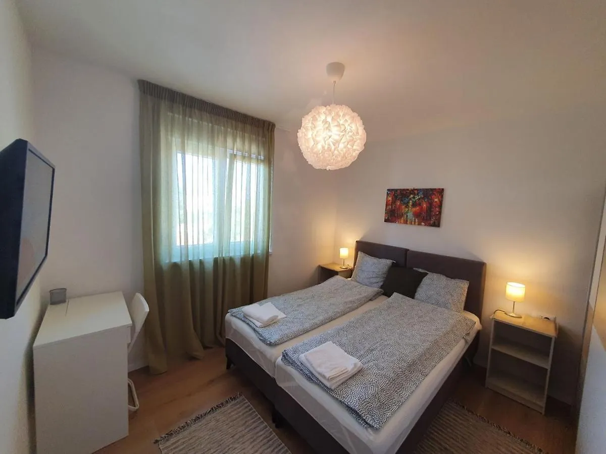 House Lucija Family Apartments For Max 6 Persons With Pool In Poreč