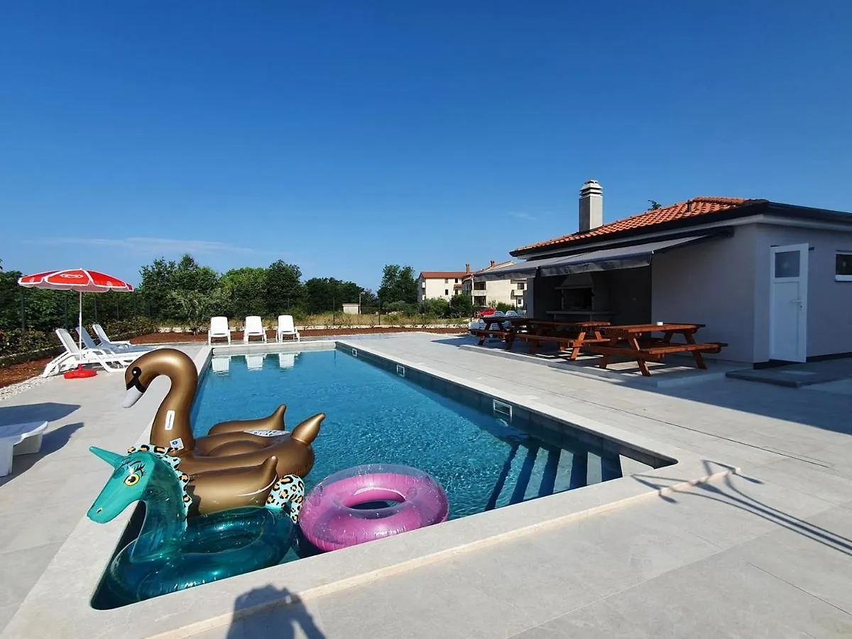 House Lucija Family Apartments For Max 6 Persons With Pool In Poreč 0*,