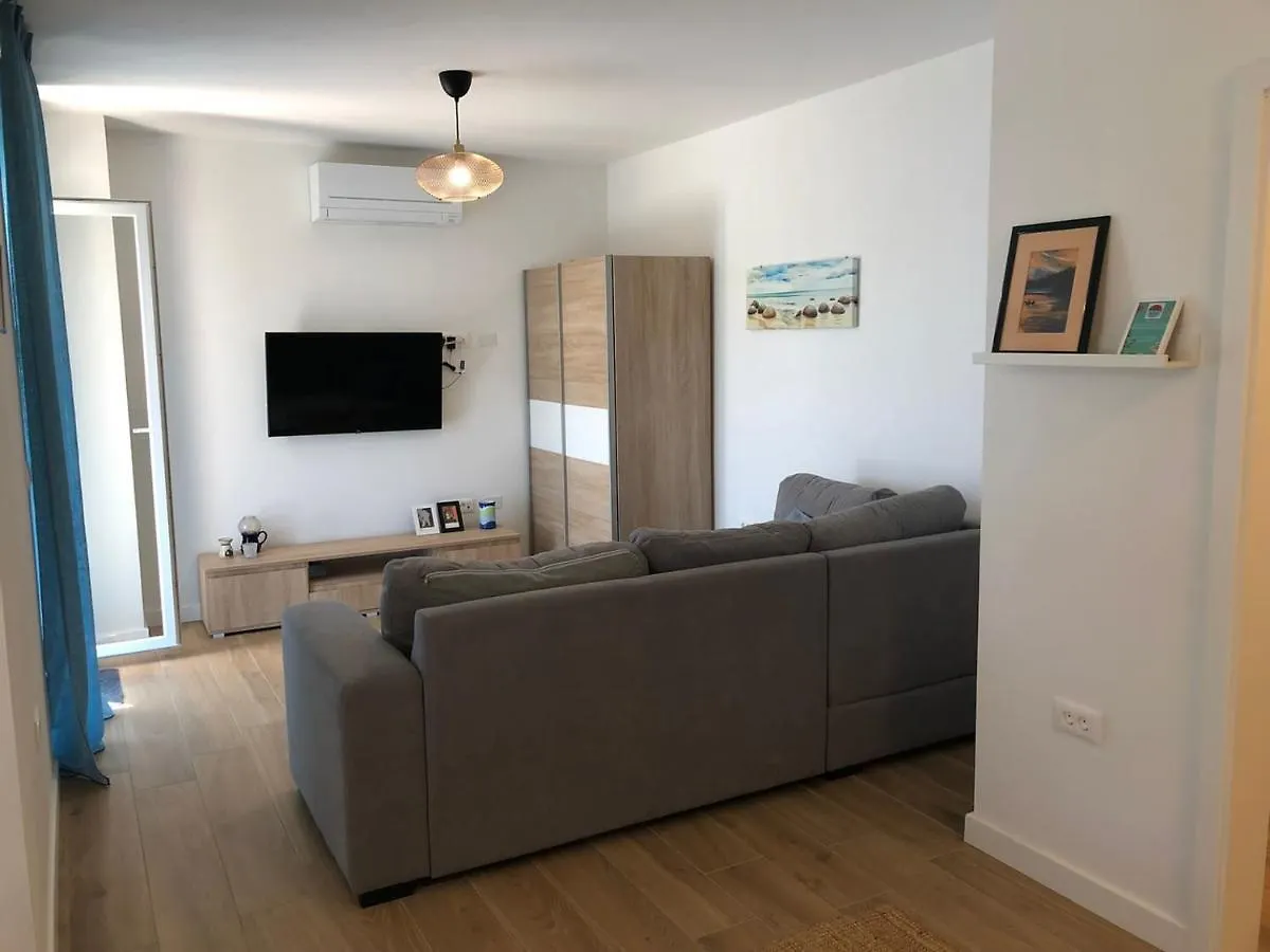 Penzion House Lucija Family Apartments For Max 6 Persons With Pool In Poreč