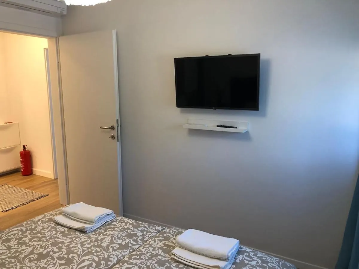 House Lucija Family Apartments For Max 6 Persons With Pool In Poreč Penzion
