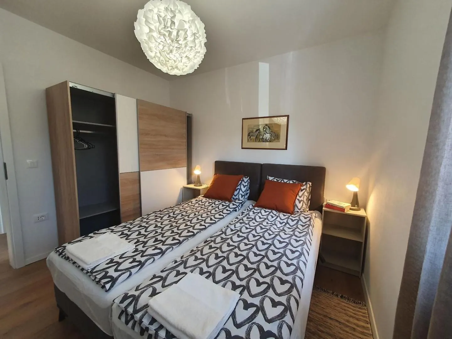 House Lucija Family Apartments For Max 6 Persons With Pool In Poreč Penzion